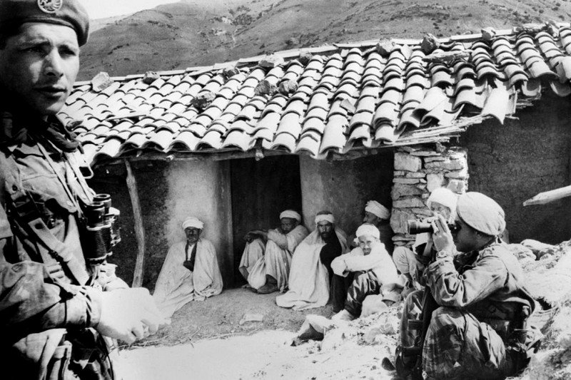 المؤرخ ستورا يُسَلم ماكرون مقترحات مصالحة الذاكرة بين فرنسا والجزائر