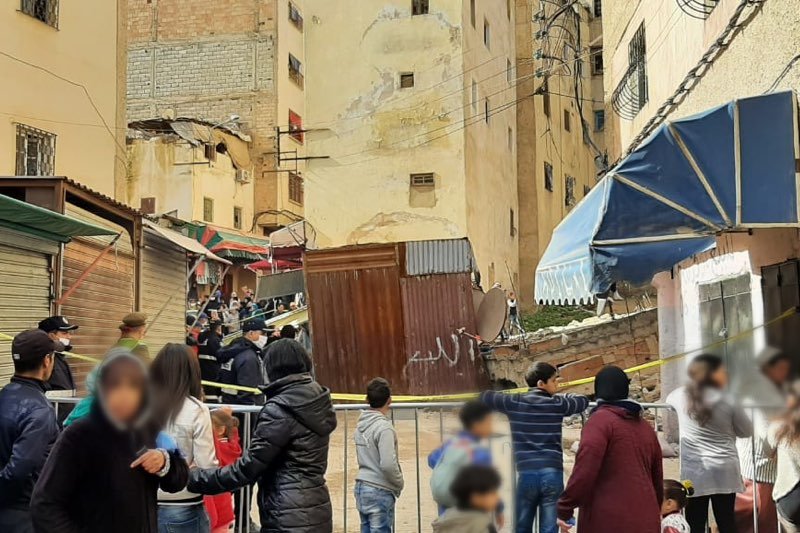 انهيار بناية يخلي عمارة سكنية مجاورة في فاس‎