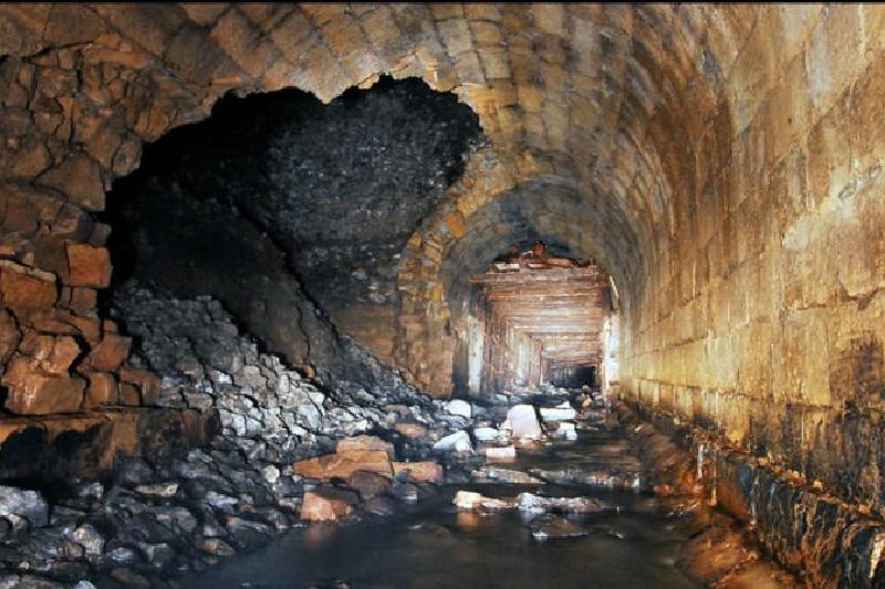 انهيار منجم ضواحي تنغير يطمر عاملا تحت الأنقاض