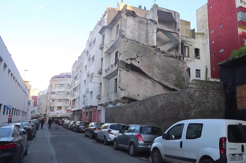 بناء يشكل خطورة منذ سنين