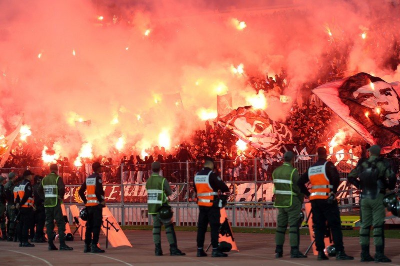 جامعة الكرة تنتظر ترخيص السلطات قبل عودة الجماهير إلى الملاعب
