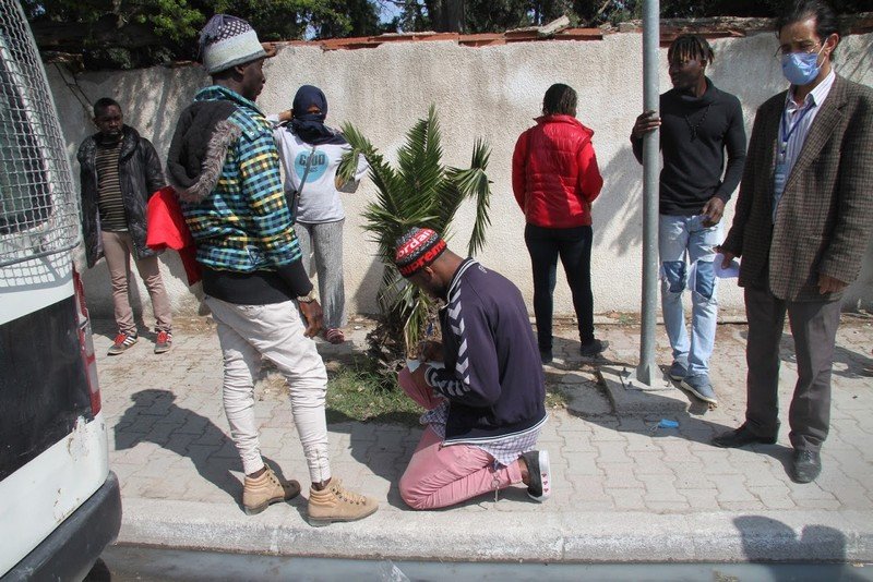 جمعيات تدعو إلى إشراك المهاجرين غير النظاميين في التلقيح ضد “كورونا”