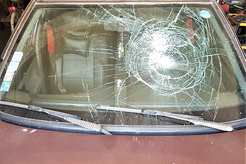 حالة تخدير تدفع شابا إلى رشق السيارات في سلا