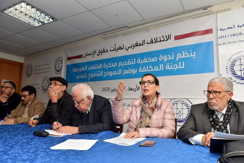 حقوقية برتبة “مناضلة قديمة” تمتهن التشهير