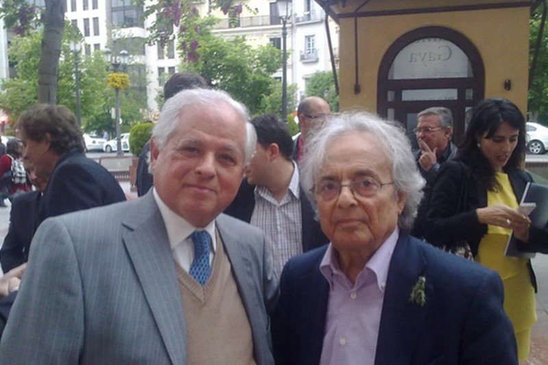 ذكريات مع “أدونيس” بعطر الشعراء .. ظلال وارفة لغرناطة الحمراء