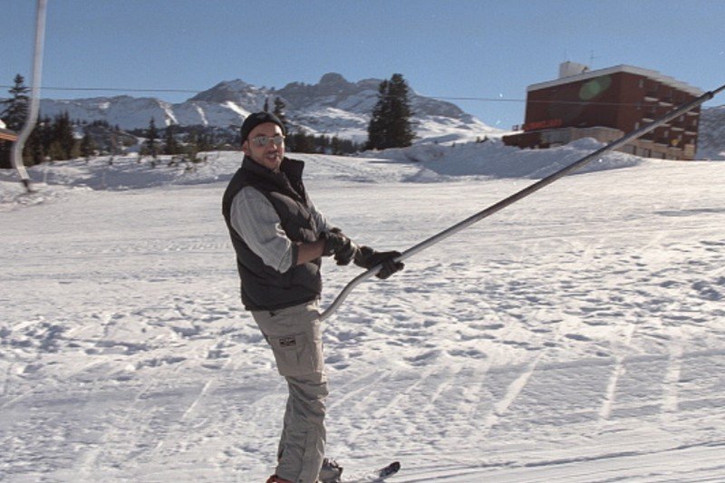 رصيف الصحافة: القنص والتزحلق يجذبان الملك محمد السادس إلى إفران