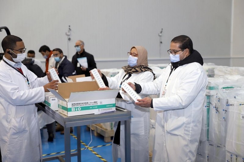 رصيف الصحافة: هذه تواريخ تسلم المغرب جرعات لقاح “أسترازينيكا”