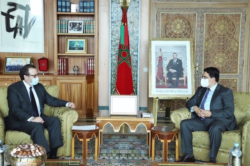 رمال الصحراء ومخاطر الجماعات الإرهابية تقود “شينكر” إلى الجزائر والمغرب