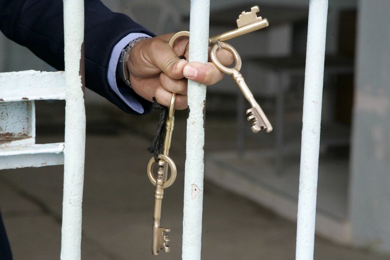 سجناء سابقون يسردون قصص “أباطرة حشيش” .. الديب والنيني والرماش