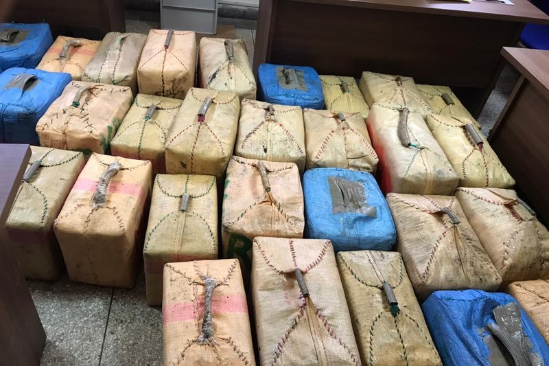 شرطة القنيطرة تضبط مخدرات على متن شاحنة