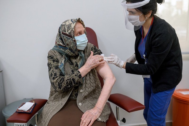 شكوك تلف فعالية “أسترازينيكا” لكبار السن