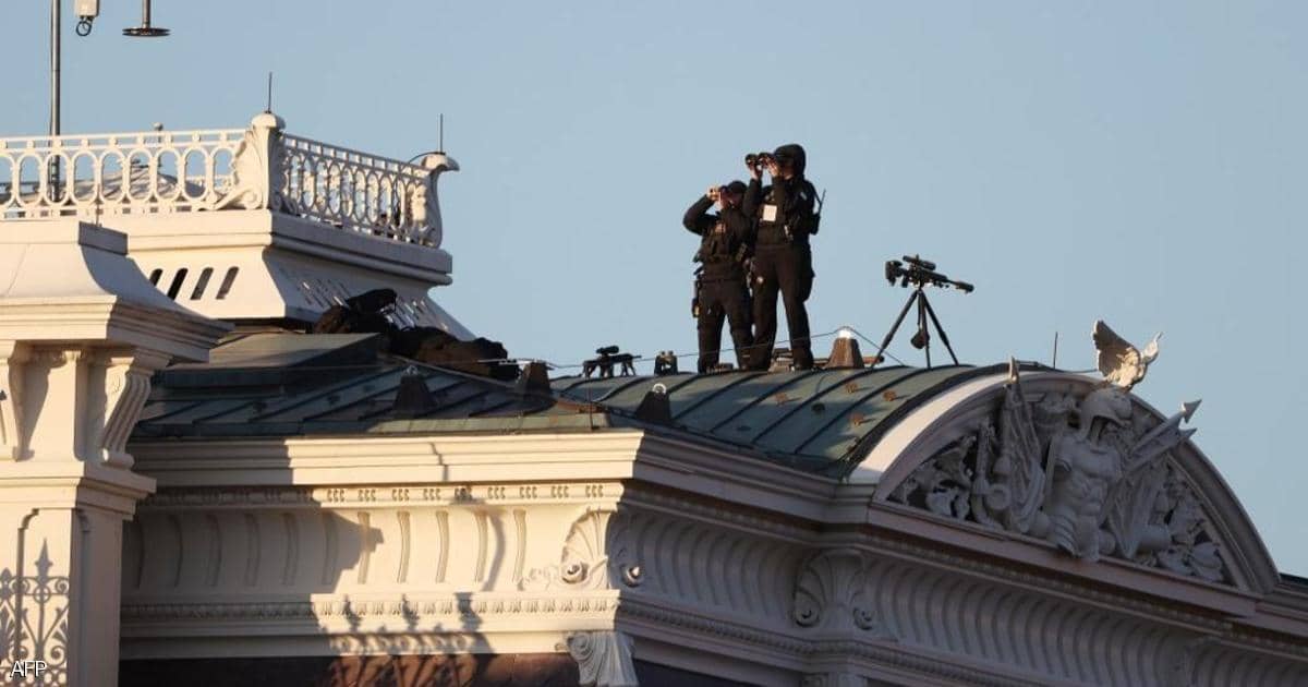 صور.. بنادق القناصة تحكم قبضتها على حفل تنصيب بايدن