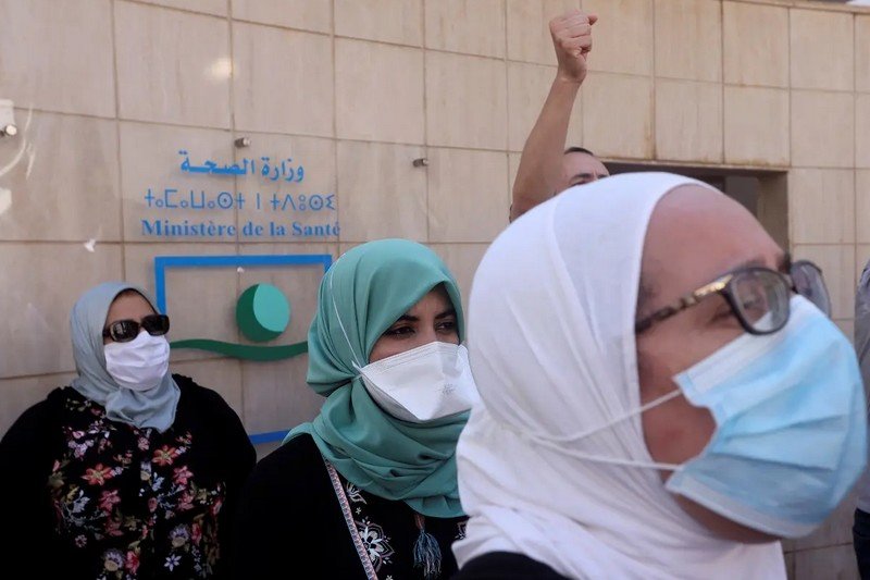 ضغط “فيروس كورونا” يفاقم الاحتجاج في المراكز الاستشفائية للمملكة‬