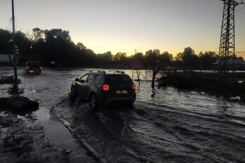 طريق مطار تيط مليل تغرق رغم الخضوع للإصلاح