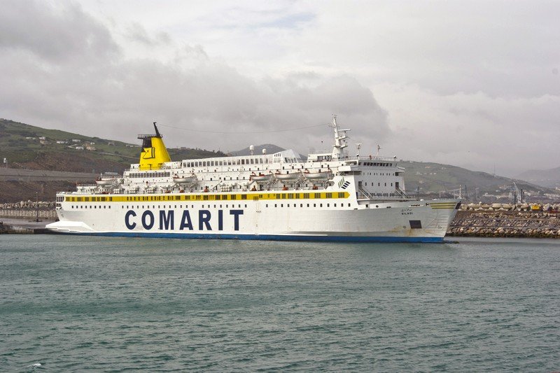 عمال “كوماناف فيري” ينتظرون تعويضات بالمليارات