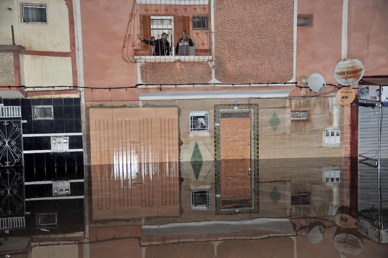 غرق أحياء وشوارع الدار البيضاء يضع شركة “ليديك” أمام فوهة الانتقادات