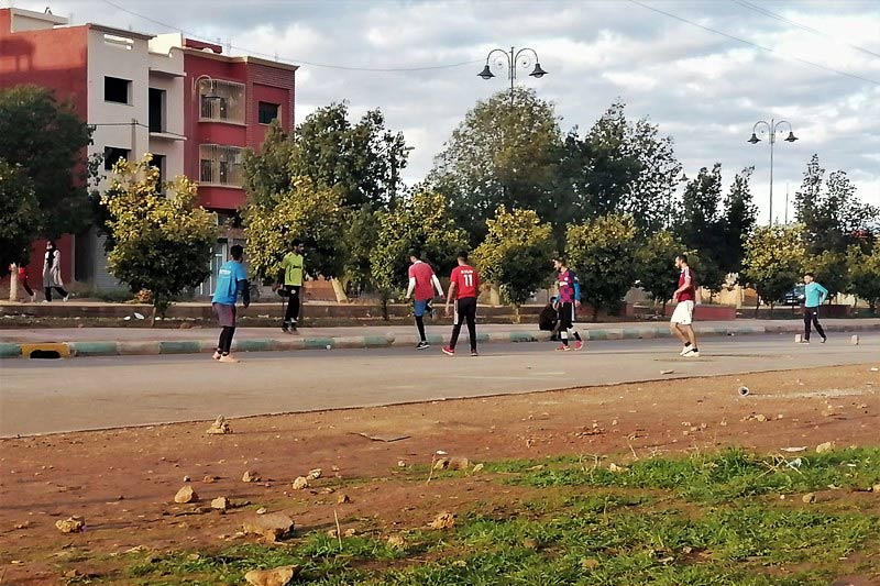 غياب ملاعب القرب يقلق رياضيين بـ”أولاد النمة”