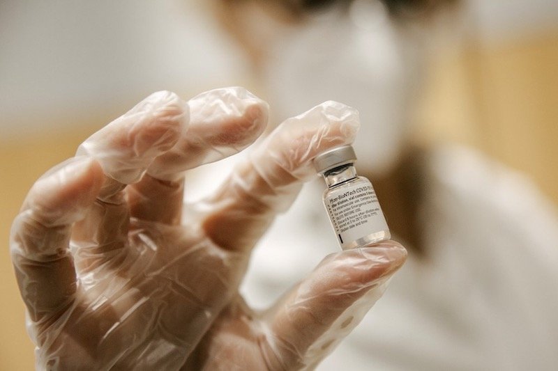 “فايزر” تمر إلى أقصى سرعة لتسليم لقاح كورونا