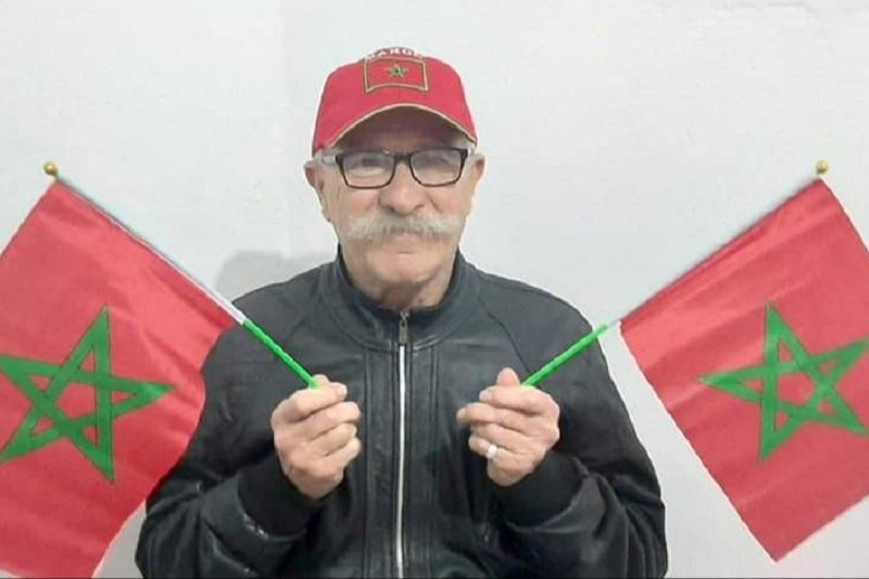 فنان يُطلق رحلة مشياً على الأقدام إلى “الكركرات”