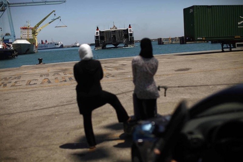 قانون يرفع “التعسف التشريعي” ويُسهل عقود زواج مغاربة العالم