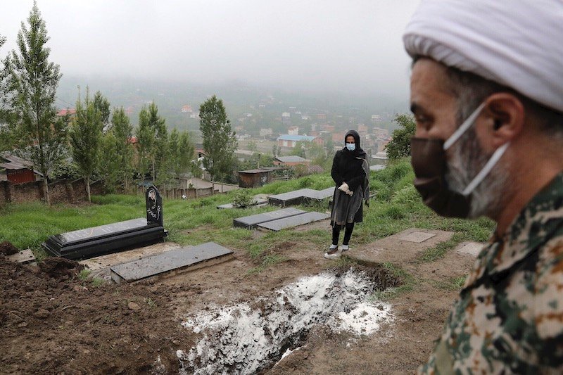 “كوفيد-19” يخلف 70 حالة وفاة جديدة بإيران