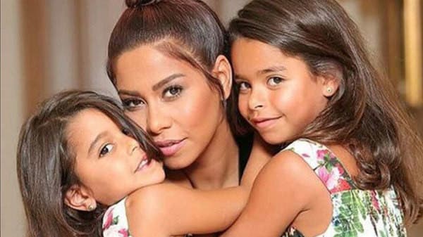 لأول مرة.. ابنة شيرين عبدالوهاب تغني وتخطف الأنظار