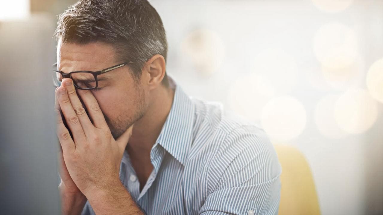 لماذا نشعر بالإنهاك والتعب طوال الوقت؟ هنا الإجابة..