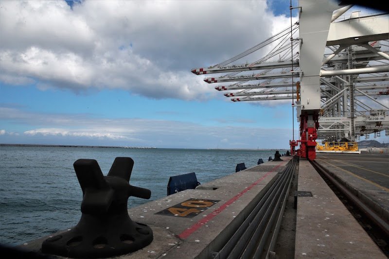 وتيرة واردات المغرب تنخفض أكثر من الصادرات