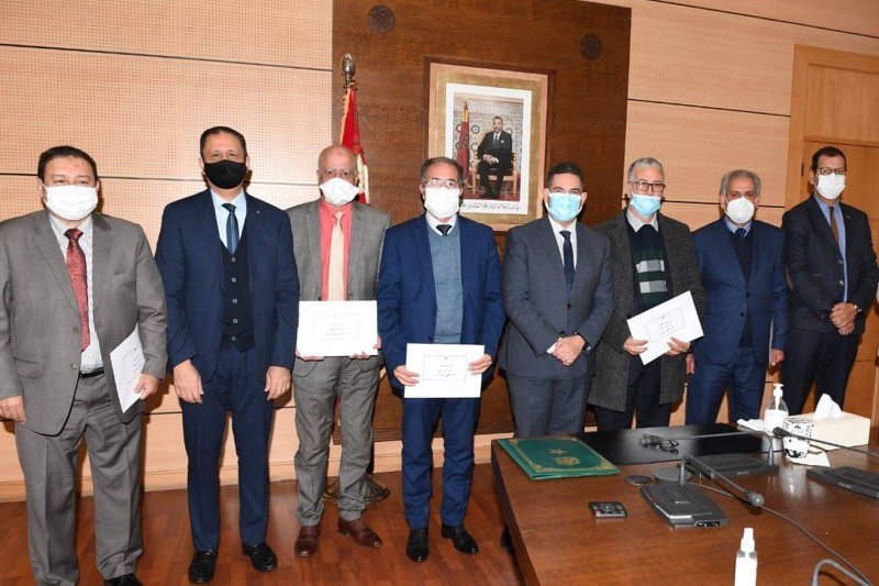 وزير التربية يشيد بمدراء تعليم محالين على التقاعد