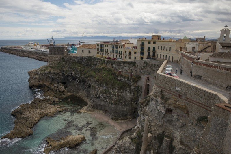 وزيرة الدفاع الإسبانية تستفز المغاربة في قضية احتلال مدينتَي سبتة ومليلية