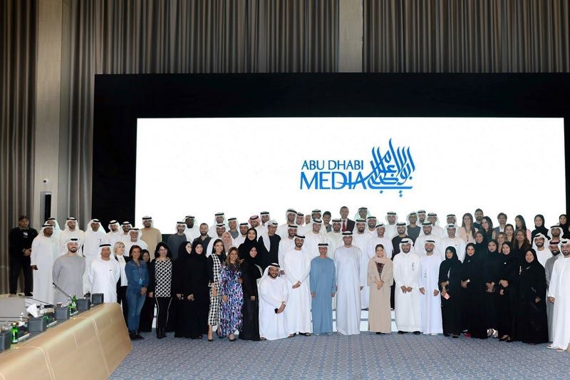 “أبوظبي للإعلام” توقّع مع ممثل إعلاني حصري