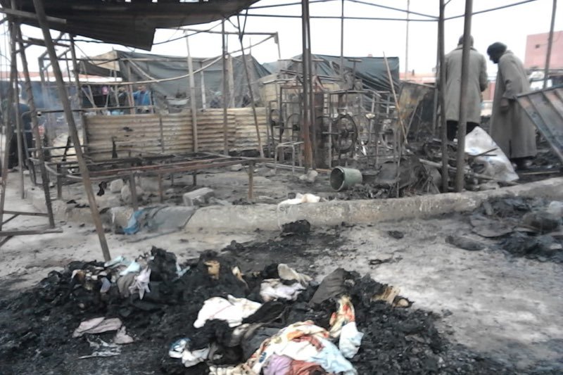 ألسنة اللهب تخلف جثة متفحمة في سوق بلفاع‬