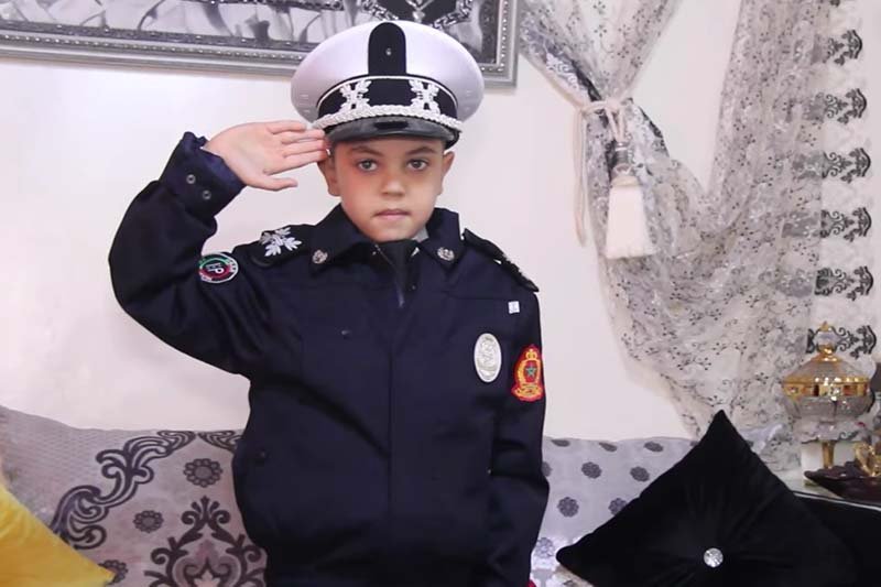 أمن الجديدة يحقق حلم طفل