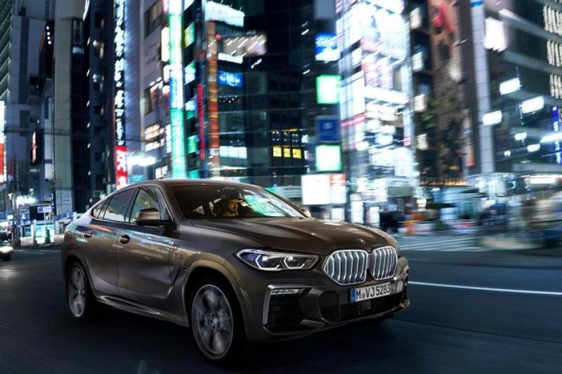 إضاءة LED تمنح مقدمة السيارة طابعا فريدا