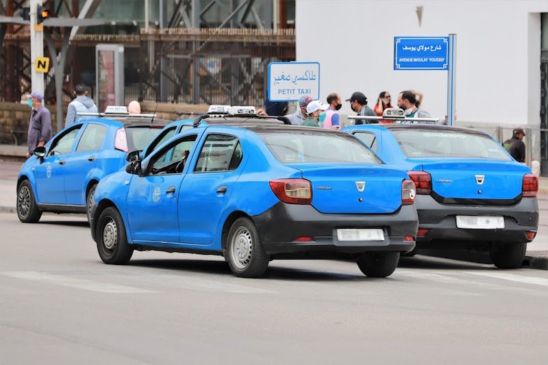 “الداخلية” تفسح المجال أمام الشركات الخاصة لاستغلال رخص سيارات الأجرة