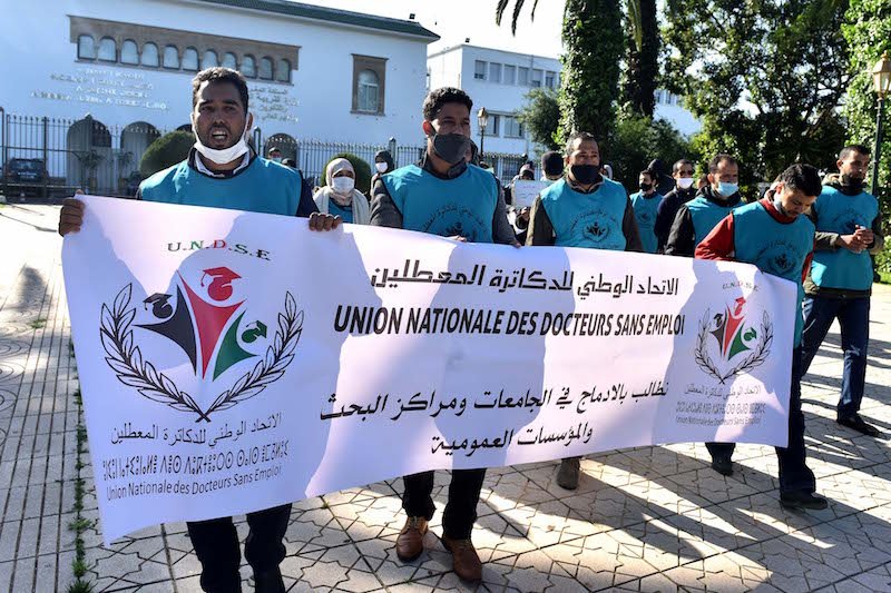 “الدكاترة المعطلون” يواجهون “تعنت الحكومة” بالاحتجاج في شوارع الرباط