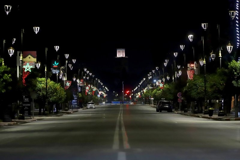 المغرب يمدد العمل بالتدابير الاحترازية والإغلاق الليلي أسبوعين إضافيين