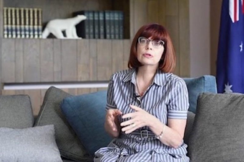 الملك محمد السادس يوشح سفيرة سابقة لأستراليا