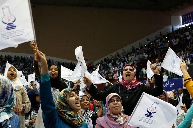 باحث: التحكم وراء “القاسم الانتخابي” و”كوطا الشباب” غير دستورية