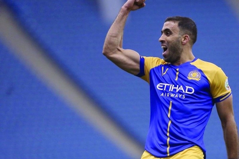 تبادل القميص يغرم حمد الله 15 ألف ريال سعودي