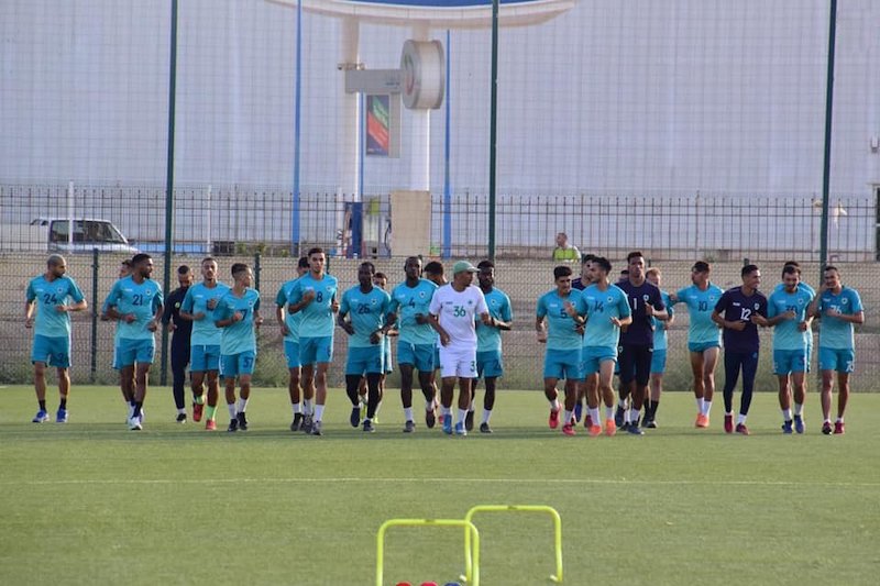 رئيس المولودية يصرف بعض مستحقات اللاعبين