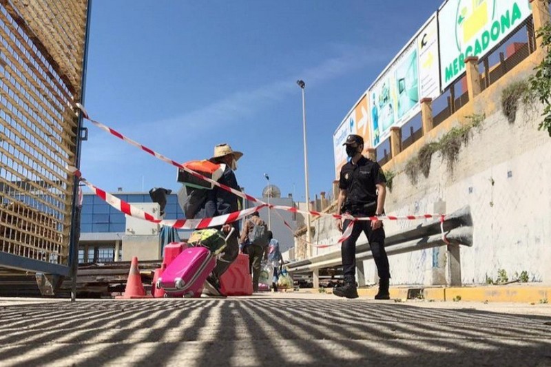 سلطات ثغر سبتة المحتل: لن يتم فتح المعبر البري