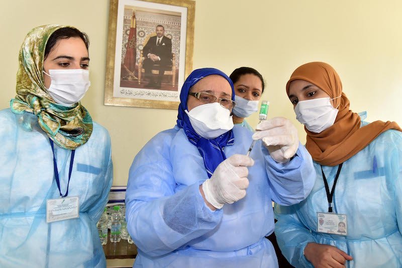 عدد الملقّحين يتعدى 400 ألف .. ونسبة التعافي تلامس 96 في المائة