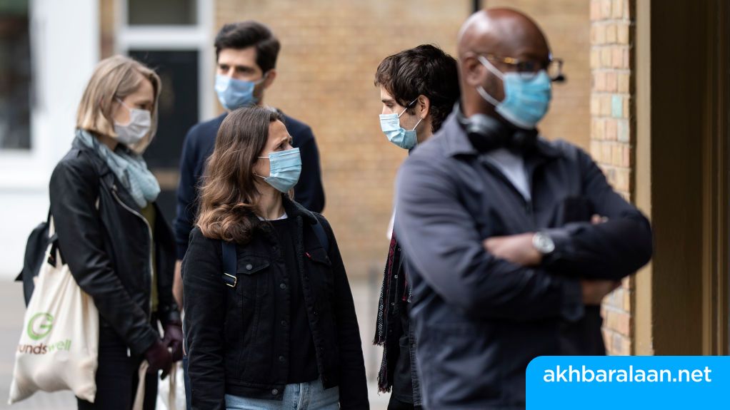 كورونا والوقاية.. ارتداء كمامتين يساعد في الحدّ من انتشار الفيروس!