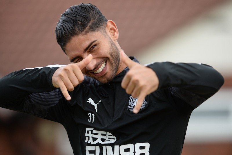 لزعر يقترب من الانتقال إلى “واتفورد” الإنجليزي