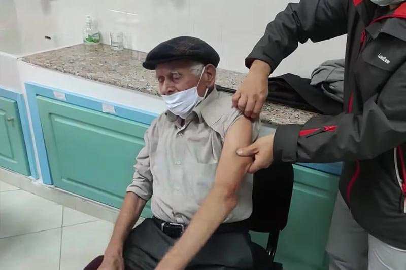 لقاح كورونا بعد التسعين