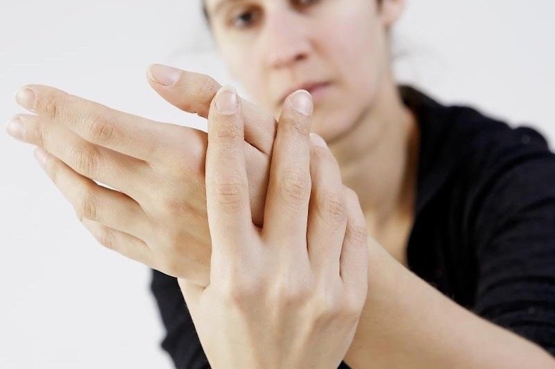 ما هو الاعتلال العصبي المتعدد؟