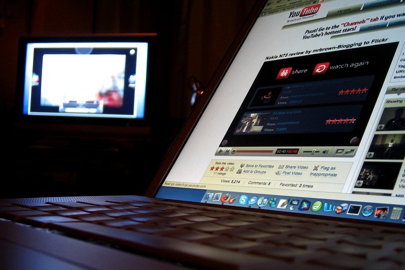 “مغاربة يوتيوب” يقبلون على مشاهد عنيفة .. تطبيع مع ممارسات مرفوضة