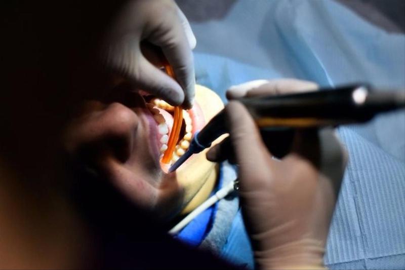 هذه الأعراض تنذر بسرطان الفم والحلق!