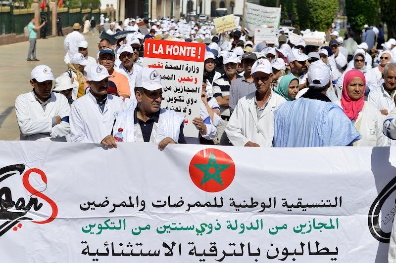 أقدم فئة من أطر التمريض تطالب وزير الصحة بتوقيع مرسوم الترقية